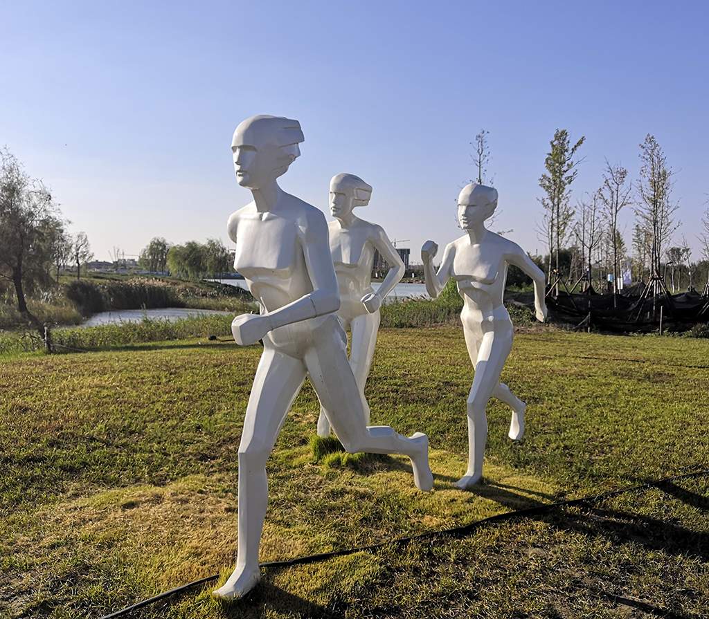 奔跑赛跑跑步公园景观玻璃钢雕塑