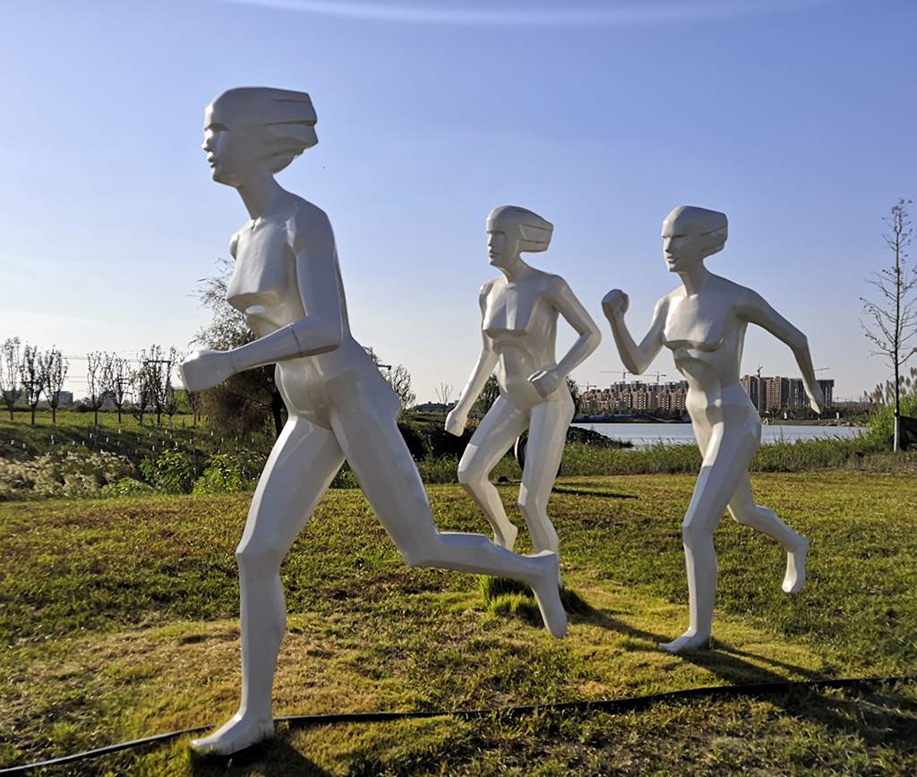 奔跑赛跑跑步公园景观玻璃钢雕塑